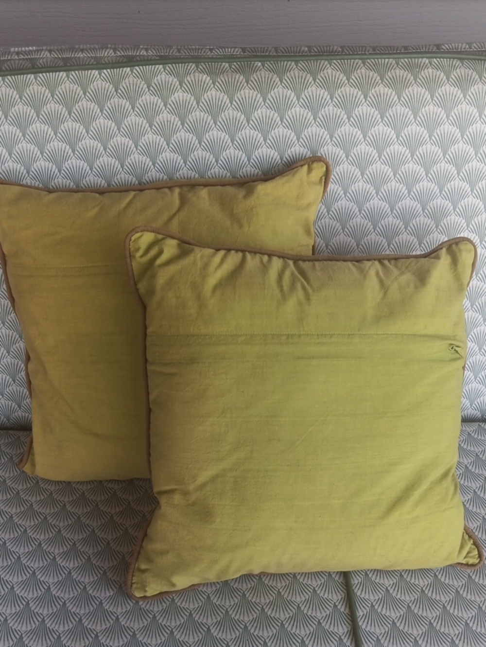 Set Of (2) Handmade Intricate Circular Button Patterned Throw Pillows. - Picture 5 of 6